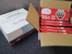 lot 207 image: 2 Boxes of 8-10 oz pks Darrell Lea ...