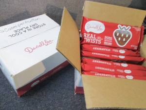 lot 208 image: 2 Boxes of 8-10 oz pks Darrell Lea ...