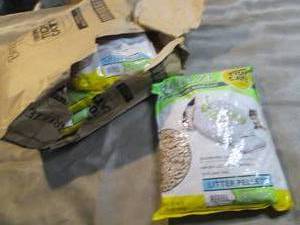 lot 243 image: 5.5- 56 oz Bags Breeze Tidy Cat Lit...