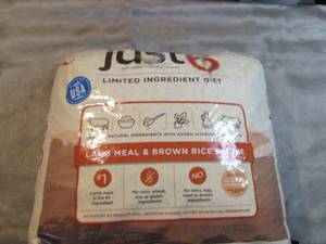 lot 260 image: Nutrish Just 6 Dog Food...