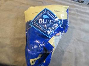 lot 261 image: Blue Life Protection Formula Dog Fo...