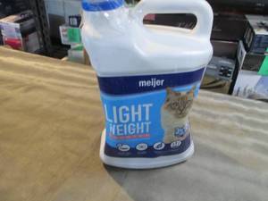 lot 277 image: Meijer Light Weight Cat Litter...
