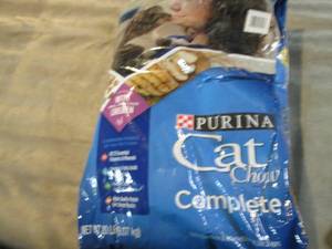 lot 283 image: Purina Cat Chow Complete...