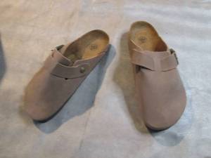lot 299 image: Abbot K Slides Ladies Size 5 NWT...