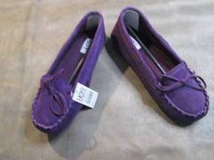 lot 303 image: Easy Purple Ladies Moccasins Size 7...