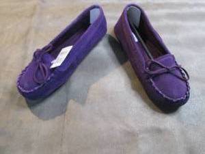lot 306 image: Easy Purple Ladies Moccasins Size 7...