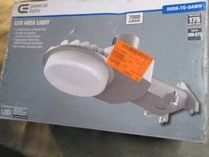 lot 350 image: Commercial Electric 450-Watt Equiva...