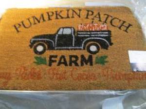 lot 364 image: Mainstays 18x30 inch Pumpkin Patch ...
