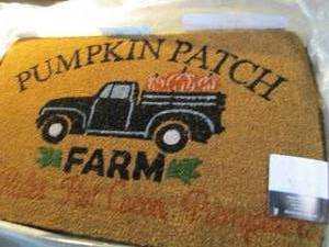 lot 365 image: Mainstays 18x30 inch Pumpkin Patch ...