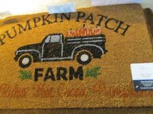 lot 367 image: Mainstays 18x30 inch Pumpkin Patch ...