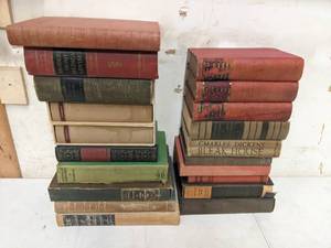 lot 39 image: Rare Collectors Treasures Vintage Book Collection