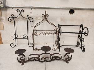 lot 01 image: Beautiful 4 Piece Metal Decor Collection