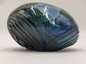 lot 24 image: Beautiful One-of-A-Kind Hand-Blown Glass Sculptural Paperweight