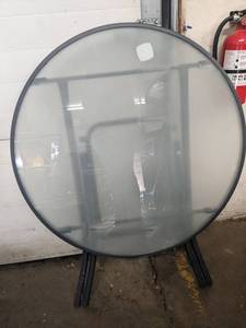 lot 26 image: Beautiful Round 32 Glass Patio Table