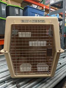 lot 50 image: Doskocil Vari Intermediate Kennel-32 x 22 x  23