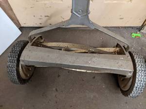 lot 30 image: Vintage 5 Blade Push Lawn Mower