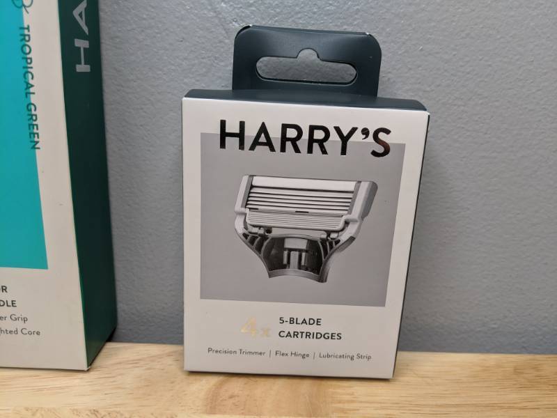 lot 47 image: Set of 10 Brand New Harrys Shaving 5-Blade Cartridges and 1 Handle