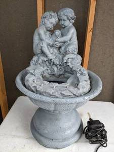 lot 549 image: Beautiful Garden Fountain Statue w Pump