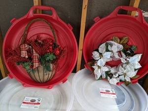 lot 552 image: Christmas Wreaths & Wreath Boxes