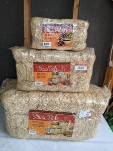 lot 535 image: Set of (3) Straw Bales