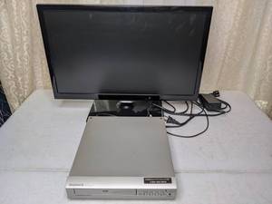 lot 440 image: Lovely 22 Samsung TV and Magnavox DVD Player