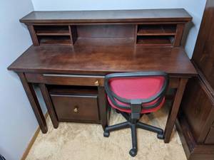 lot 446 image: Beautiful Wood Desk, Small Stand, and Desk Chair