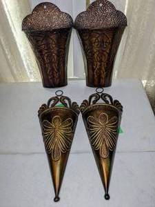 lot 450 image: Set of (4) Metal Wall PlantersDecor