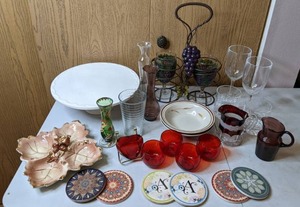 lot 515 image: Lot of Glassware, Cake Stand, Vases and Coasters