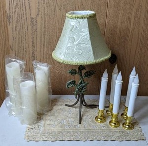 lot 523 image: Lovely Lot of Lights