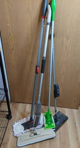 lot 434 image: Lot of (4) Assorted Mops