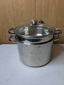lot 467 image: Stainless Steel 3-Piece Cookware Set Stockpot, Pasta Insert & Glass Lid.