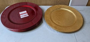 lot 415 image: Gorgeous Set of 10 Red and Gold Holiday Chargers 