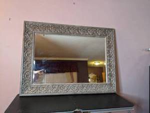 lot 12 image: Large, Beautifully Framed Mirror
