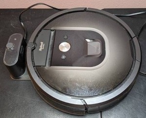 lot 8 image: iRobot Roomba Vacuum Cleaner