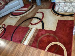 lot 35 image: Large Modern Design Area Rug