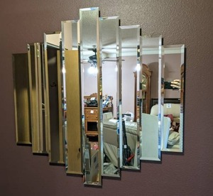 lot 218 image: Stunning Rectangular Cluster Wall Mirror Decor