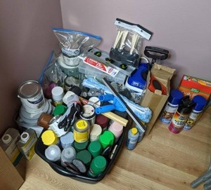 lot 225 image: Mixed Lot Bird Feeder, Painting Supplies, and Flower Spray