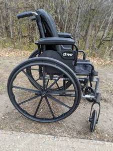 lot 215 image: Drive Medical Cruiser III Wheelchair