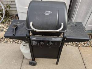 lot 529 image: Aussie Brand Gas Grill with Cover