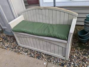 lot 579 image: Suncast Patio Bench with Storage