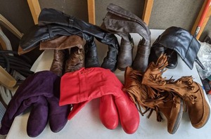 lot 561 image: Lot of (7) Pairs of Womens Boots, Size 7.5