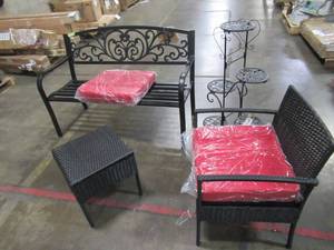 lot 448 image: WHOLESALE MIXED PALLET OF MISCELLANEOUS PATIO DECOR