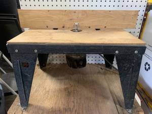 lot 7 image: Router Table 18 Inch Wide 11 Inch Tall Works Great