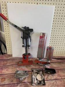 lot 40 image: Versamec Reloading Press & Accessories