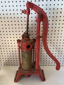 lot 54 image: Antique Cast Iron Peters Pump Co. Water Pump 20 
