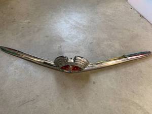 lot 59 image: 1951 Mercury Grill Ornament Emblem 36 Wide