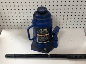 lot 67 image: 20 Ton Hydraulic Bottle Jack