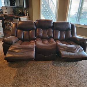 Franklin Furniture Stout Faux Leather Loveseat Recliner (Valued 800)