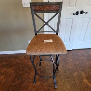 Hom Furniture Iron Kitchen Bar Stool (Valued $200)