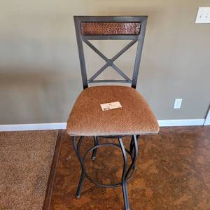 Hom Furniture Iron Kitchen Bar Stool (Valued $200)